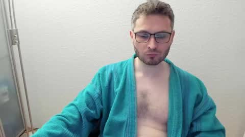 Snapshot of kinksubbydubby chatting on April 22, 12:13 am kinksubbydubby online show from April 22, 12:13 am