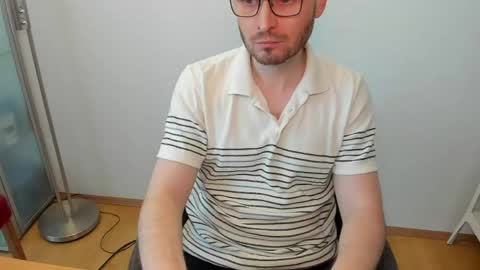 Snapshot of kinksubbydubby chatting on April 22, 5:25 pm kinksubbydubby online show from April 22, 5:25 pm