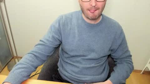 Snapshot of kinksubbydubby chatting on May 19, 8:26 pm kinksubbydubby online show from May 19, 8:26 pm