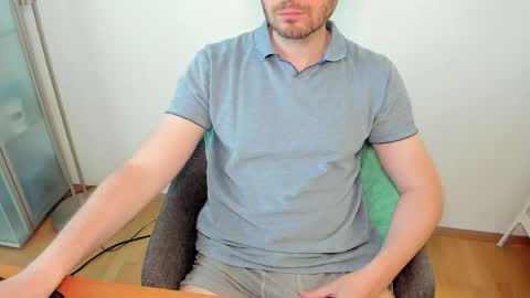 Snapshot of kinksubbydubby chatting on June 8, 5:13 pm kinksubbydubby online show from June 8, 5:13 pm