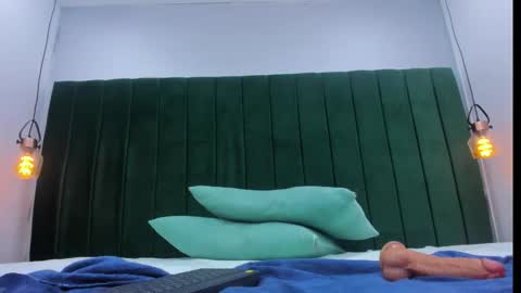 Snapshot of kinky_dakota chatting on January 31, 7:11 pm dakota online show from January 31, 7:11 pm