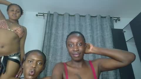 kinky_leila online show from June 19, 9:29 pm