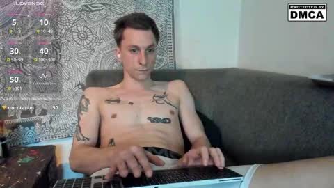 Snapshot of kinky_spidey chatting on March 14, 2:55 pm kinky_spidey online show from March 14, 2:55 pm