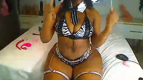 Snapshot of kinkybunz chatting on May 29, 11:58 pm KinyBunz online show from May 29, 11:58 pm