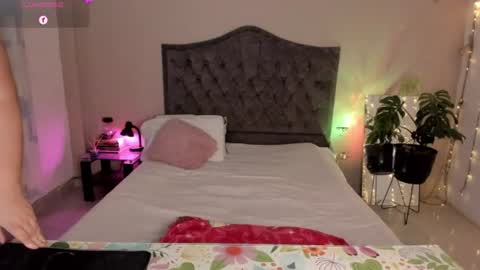 Snapshot of kinkyelise chatting on June 23, 5:05 am Jenny online show from June 23, 5:05 am