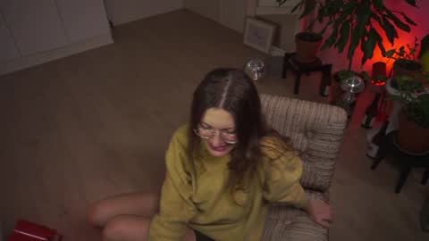 Snapshot of kinkyorange_ chatting on December 10, 5:55 pm Mary the Soulmate online show from December 10, 5:55 pm