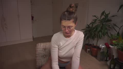 Snapshot of kinkyorange_ chatting on December 19, 4:35 pm Mary the Soulmate online show from December 19, 4:35 pm