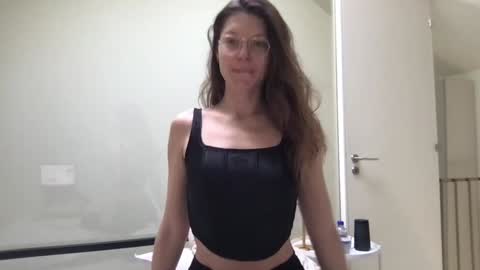 Snapshot of kinkyorange_ chatting on January 9, 3:23 pm Mary the Soulmate online show from January 9, 3:23 pm