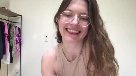 Snapshot of kinkyorange_ chatting on January 15, 12:15 pm Mary the Soulmate online show from January 15, 12:15 pm