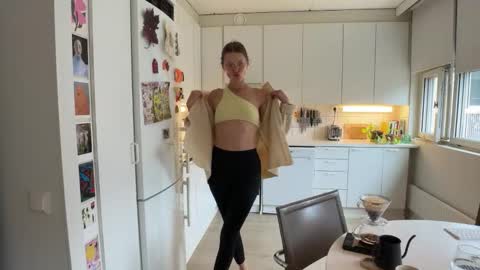 Snapshot of kinkyorange_ chatting on September 16, 8:26 am Mary the Soulmate online show from September 16, 8:26 am