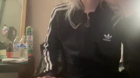 Snapshot of kinkypinky415 chatting on December 18, 8:31 am Kinky Pinky online show from December 18, 8:31 am