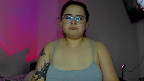 natasha and amber online show from May 30, 1:25 am