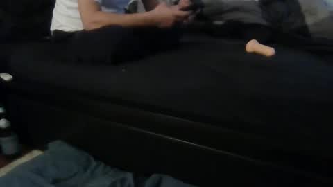 Snapshot of kinkysubmtl chatting on December 16, 12:48 am kinkysubmtl online show from December 16, 12:48 am