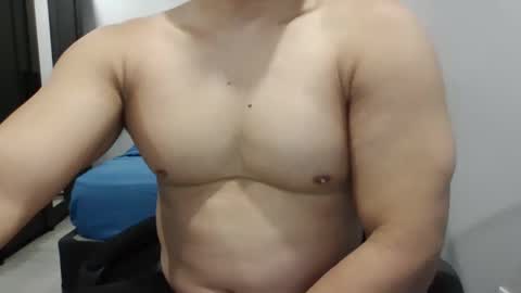 Snapshot of kinkytony1 chatting on September 13, 1:33 pm kinkytony1 online show from September 13, 1:33 pm