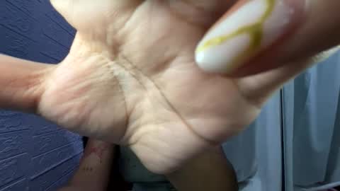 kinnalicous online show from April 21, 11:38 am