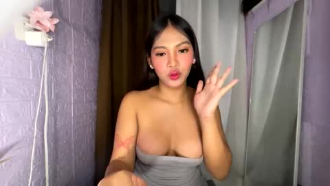 kinnalicous online show from May 1, 11:15 am