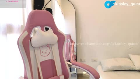 5 short videos of my body parts for 200 tks online show from April 24, 10:23 pm