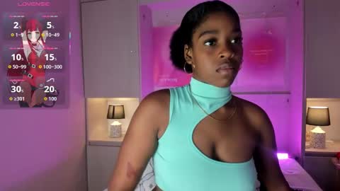 M A R A  online show from November 11, 11:43 am