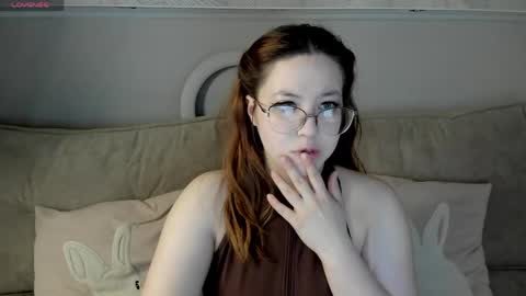 Snapshot of kira_be11 chatting on May 17, 11:56 pm Kira Be11 online show from May 17, 11:56 pm