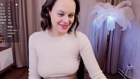 kira_energy online show from January 18, 2:15 am