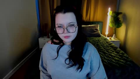 Snapshot of kira_g0ld chatting on February 26, 1:15 am kira online show from February 26, 1:15 am