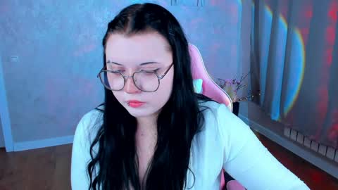 kira online show from April 12, 9:14 am