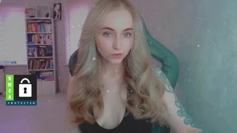 Snapshot of kira_love_sleep chatting on May 18, 4:46 pm you know thumb up me please its important online show from May 18, 4:46 pm