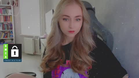 Snapshot of kira_love_sleep chatting on June 6, 3:50 pm you know thumb up me please its important online show from June 6, 3:50 pm
