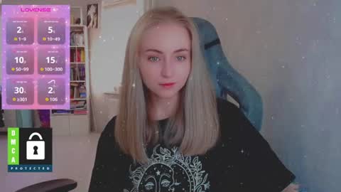 Snapshot of kira_love_sleep chatting on July 17, 5:40 pm you know thumb up me please its important online show from July 17, 5:40 pm