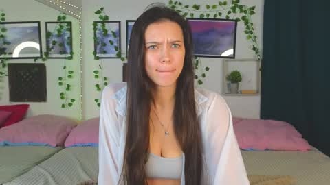 Snapshot of kira_low chatting on January 26, 12:05 am Kira online show from January 26, 12:05 am
