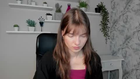 KIRA online show from May 26, 5:36 am