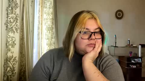 Just Kira online show from December 18, 9:58 am