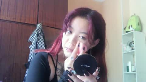 Snapshot of kiradrip chatting on April 14, 9:15 am Kira online show from April 14, 9:15 am