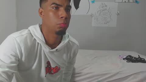 Snapshot of kirah_69 chatting on December 7, 12:13 pm kirah_69 online show from December 7, 12:13 pm