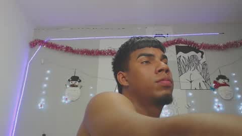 Snapshot of kirah_69 chatting on December 27, 1:43 am kirah_69 online show from December 27, 1:43 am