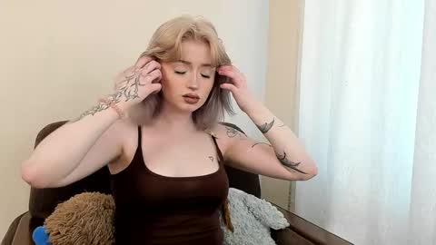 kirameowcam online show from May 30, 6:43 am