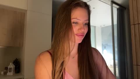 Kira online show from March 17, 4:32 pm