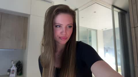 Kira online show from April 16, 7:14 pm