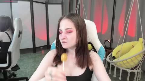 Snapshot of kiraparker chatting on April 24, 8:11 pm KiraParker online show from April 24, 8:11 pm