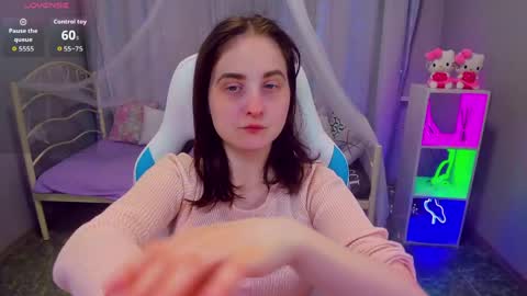 Snapshot of kiraparker chatting on May 4, 6:37 pm KiraParker online show from May 4, 6:37 pm