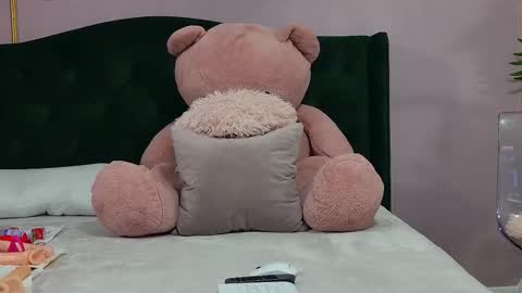 Snapshot of kirrawhite chatting on February 17, 5:26 am Kirra online show from February 17, 5:26 am