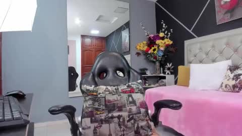 kriss online show from January 8, 9:28 pm