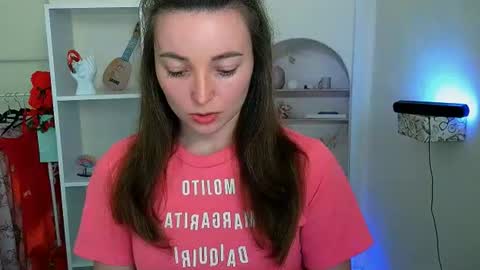 Snapshot of kiss_shy chatting on June 15, 9:33 am Valeria online show from June 15, 9:33 am