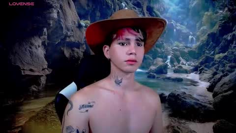 kiss_whitee online show from February 3, 3:48 am