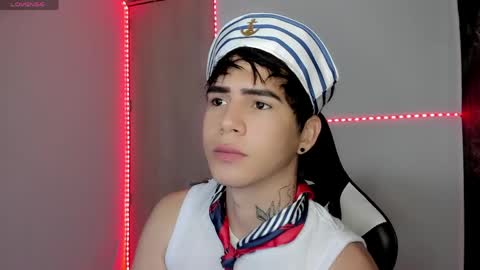 kiss_whitee online show from March 30, 6:25 am