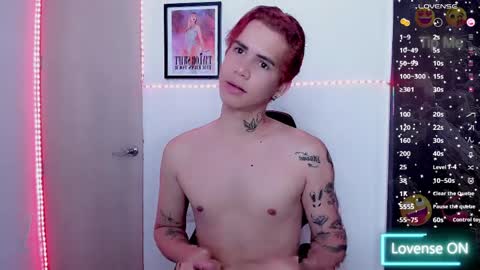 kiss_whitee online show from April 4, 2:47 pm