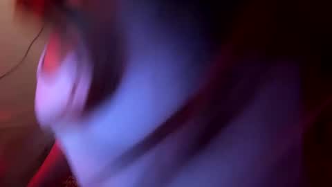 Snapshot of kissahsins chatting on February 3, 12:36 am Kissah Kreampuff online show from February 3, 12:36 am