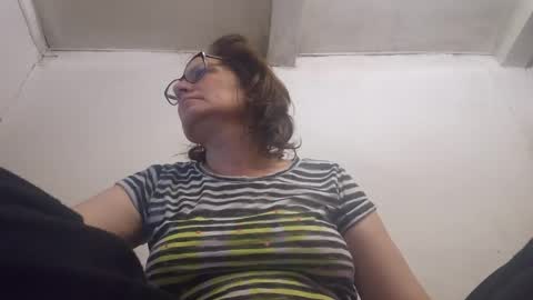 kissandvibe online show from May 29, 6:39 pm
