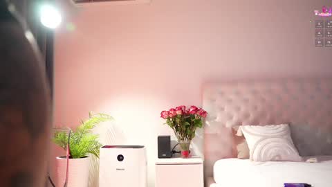 Snapshot of kissing33 chatting on March 16, 2:32 pm kissing33 online show from March 16, 2:32 pm