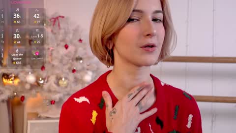 Snapshot of kisskiss_muah chatting on December 11, 1:39 pm Kate online show from December 11, 1:39 pm